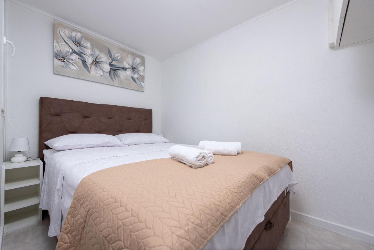 Apartment Belleza With Private Jacuzzi Zadar Exterior photo