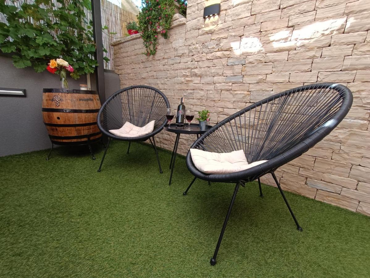Apartment Belleza With Private Jacuzzi Zadar Exterior photo